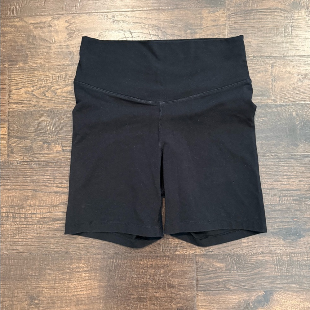 Old navy ultra high rise biker shorts size